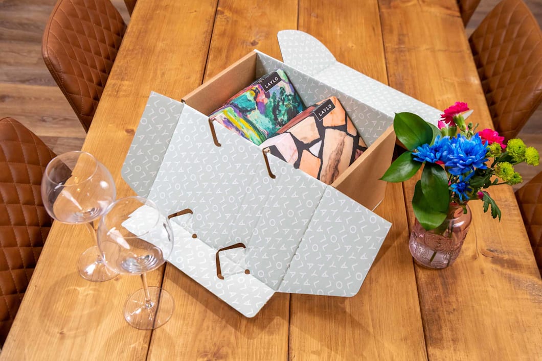 Laylo wine box on a table