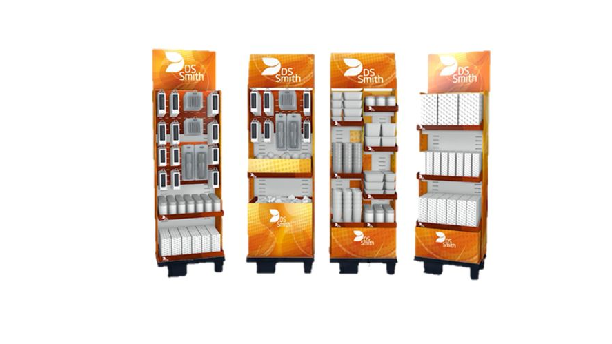 Vier Displays aus Wellpappe nebeneinanderstehend im DS Smith Design.