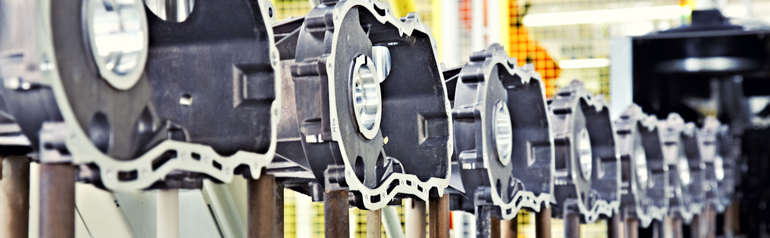 Mehrere technische Bestandteile in einer Reihe.