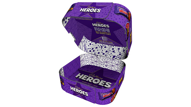 lilla papkasse med runde hj&oslash;rner og indvendigt print