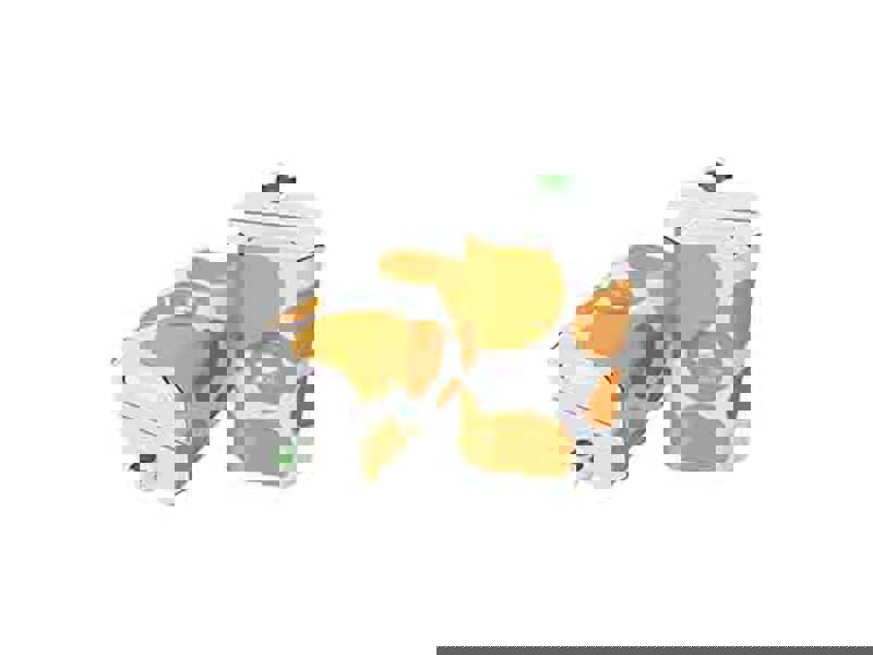 Twee witte bag-in-box verpakkingen met oranje DS Smith bedrukking