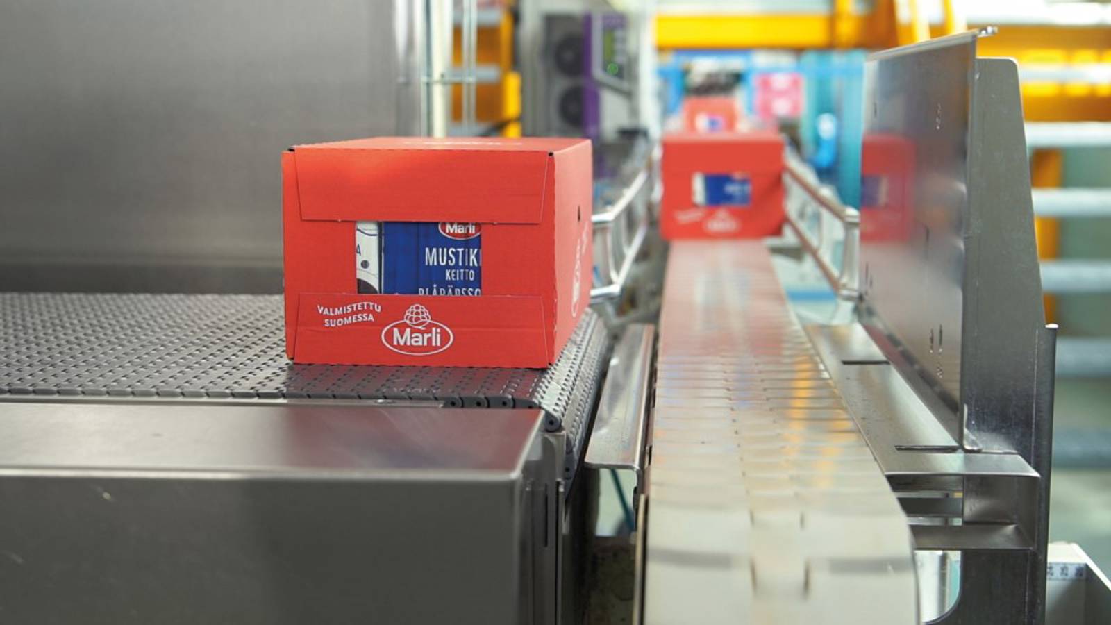 marli drankverpakking in rode omdoos in fabriek