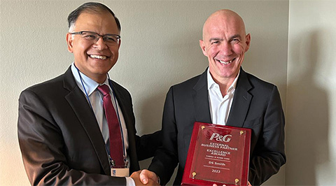 Award presented by P&G to DS Smith