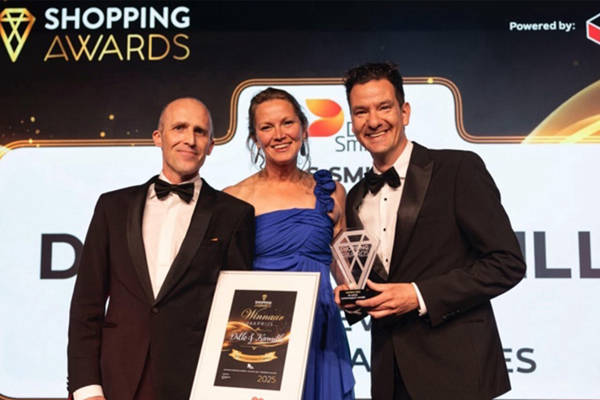 Uitreiking DS Smith Sustainability Award aan Dille & Kamille tijdens de Shopping Awards